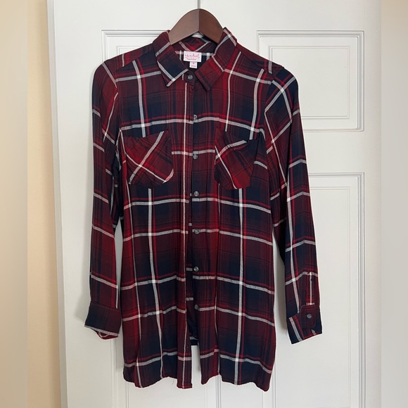 Isabel maternity button down plaid flannel
Shirt - M - Picture 1 of 4
